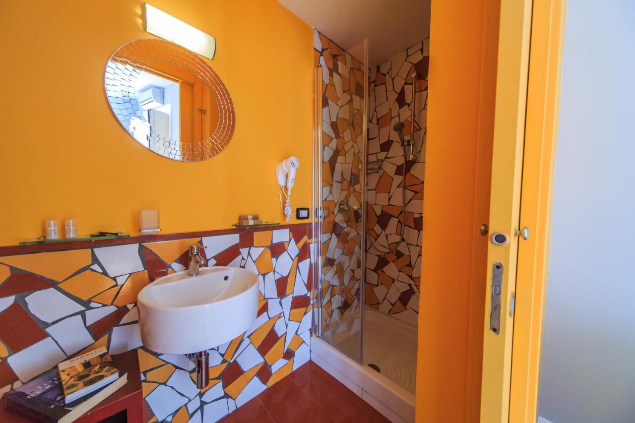 Spaccanapoli Comfort Suites ภายนอก รูปภาพ