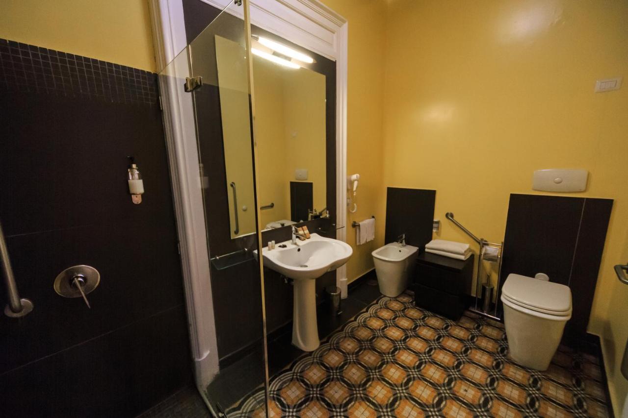 Spaccanapoli Comfort Suites ภายนอก รูปภาพ